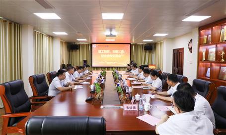 广西DS视讯修建装置技工学校到公司泛论校企相助